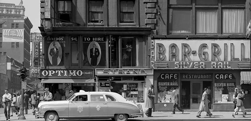 Jazz Age New York atmosphere at night